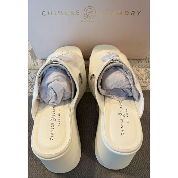 Chinese Laundry Women's Taysha Wedge Sandal - Picture 5 of 7